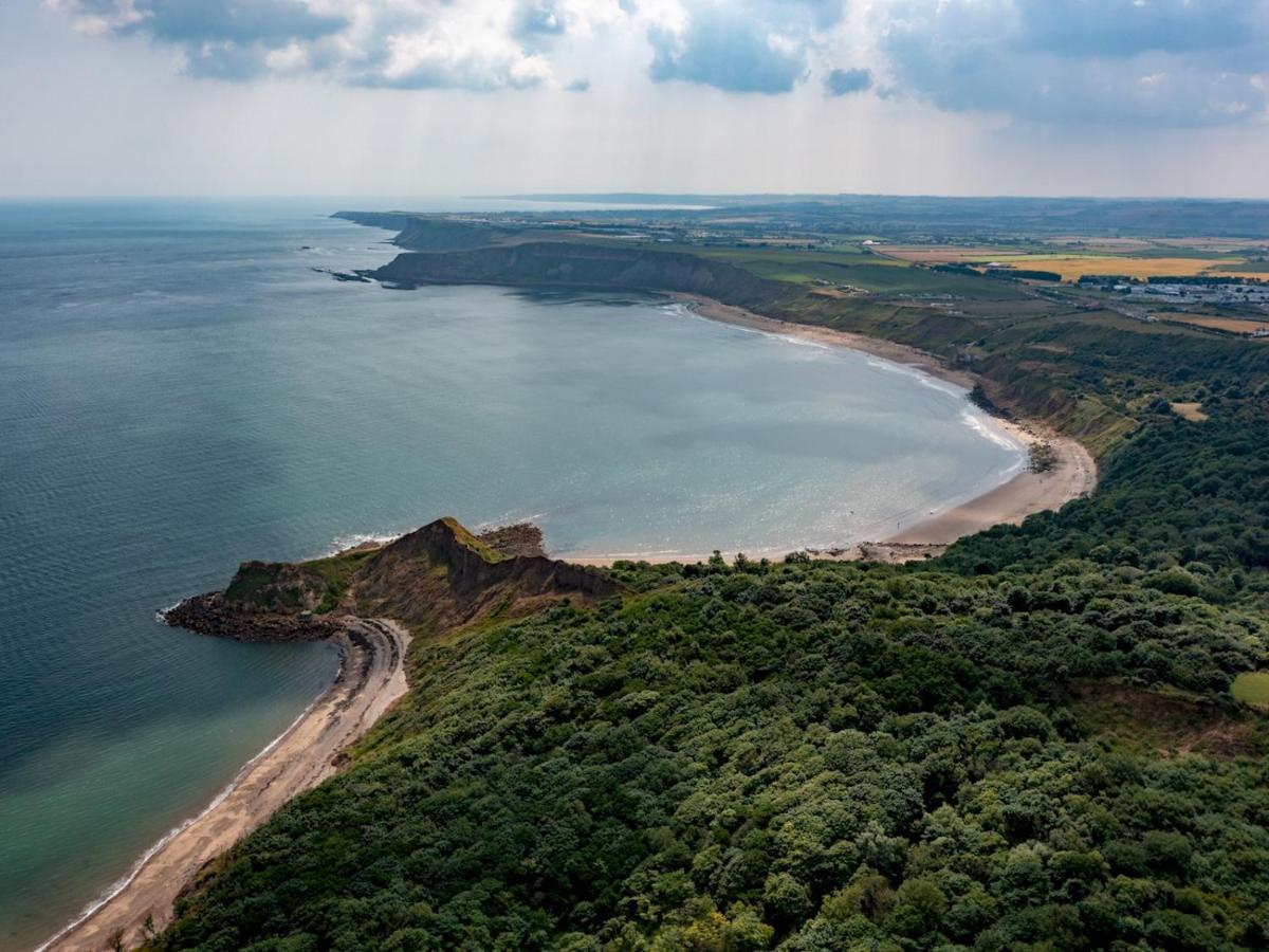 Pass The Keys Amazing 4 Bedroom Property- Hot Tub & Sea Views สการ์โบโรห์ ภายนอก รูปภาพ